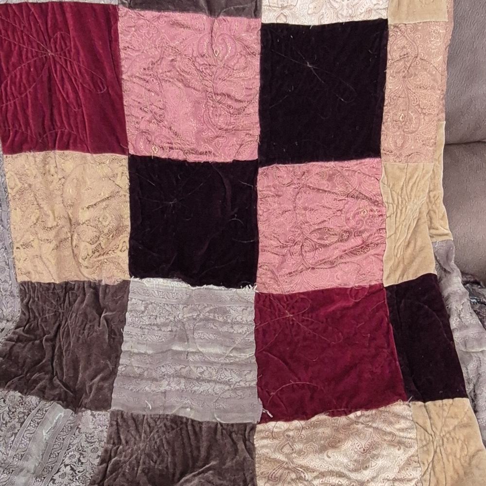 Queen Size Quilt - Picture 6 of 9